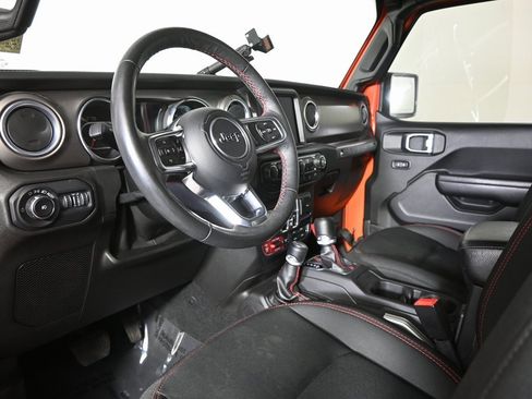 Used 2018 Jeep Wrangler Unlimited Rubicon w/ Dual Top Group image 24