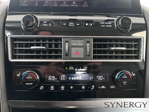 Used 2024 INFINITI QX80 Premium Select w/ All-Season Package AWD/4WD image 16