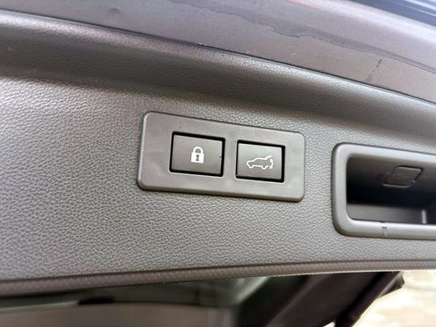 Used 2023 Subaru Forester Limited AWD/4WD image 15