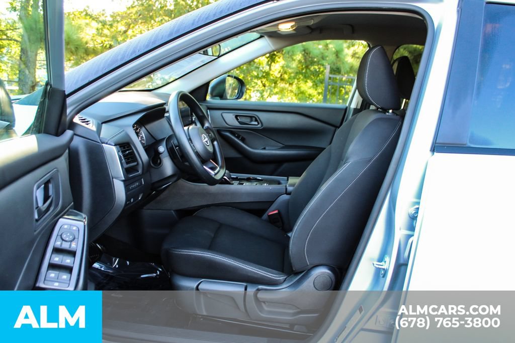 Used 2024 Nissan Rogue S FWD image 16