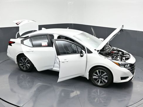 New 2025 Nissan Versa SV w/ Trunk Package image 29