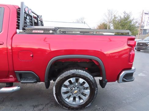 Used 2024 Chevrolet Silverado 2500 LT AWD/4WD image 18