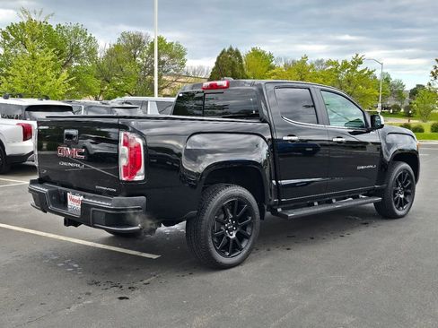 Used 2022 GMC Canyon Denali w/ Denali Black Edition Package AWD/4WD image 10