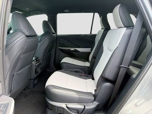 New 2026 Lexus TX 500h AWD image 23