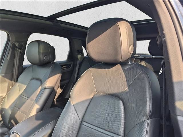 Used 2019 Porsche Cayenne AWD/4WD image 14