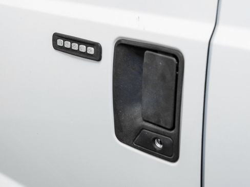 Used 2006 Ford F250 Lariat image 36