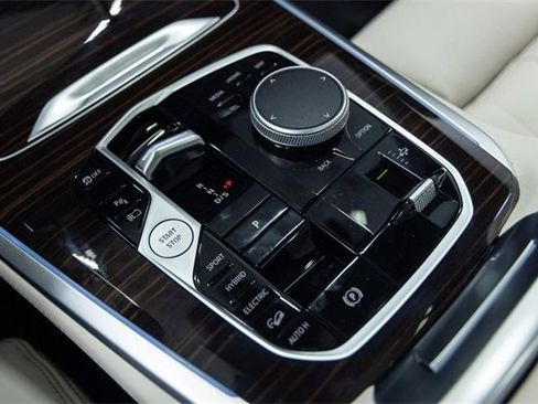 New 2026 BMW X5 xDrive50e image 21