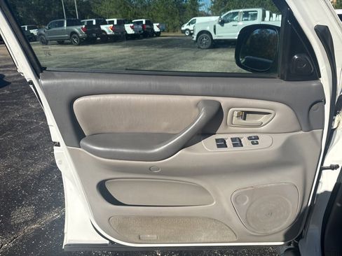 Used 2004 Toyota Sequoia SR5 image 25