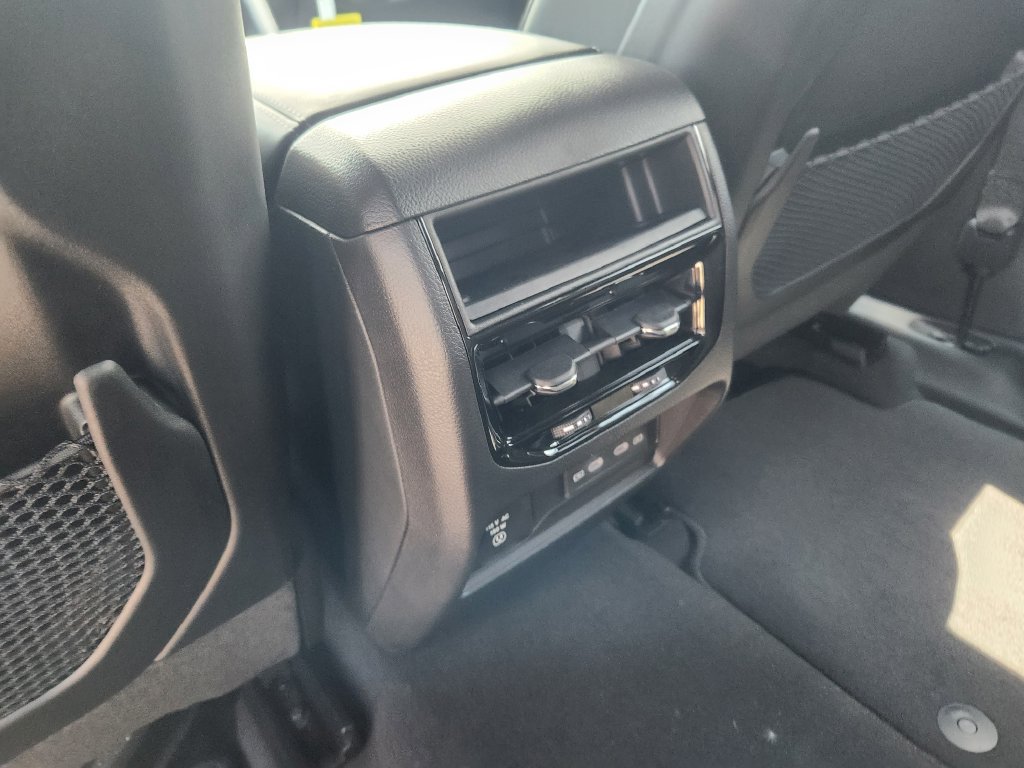 New 2026 Jeep Grand Cherokee Altitude AWD/4WD image 30