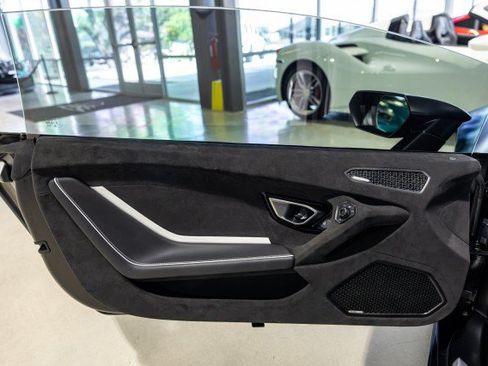 Used 2023 Lamborghini Huracan Tecnica RWD image 33