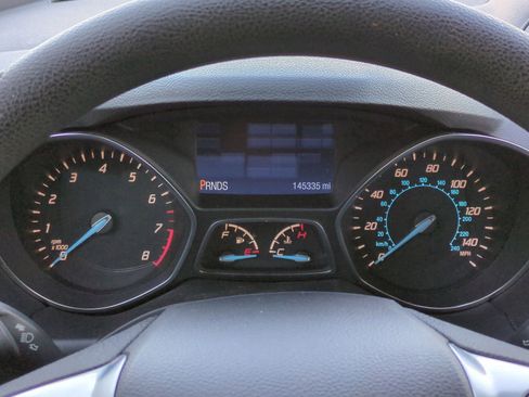 Used 2015 Ford Escape SE image 25