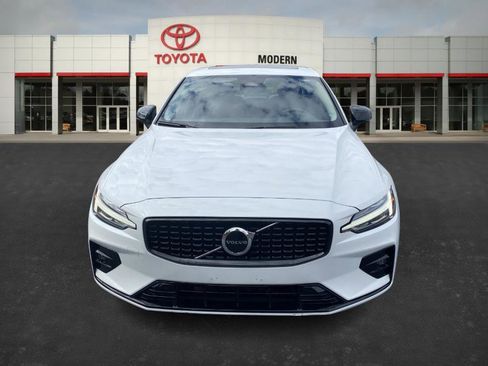 Used 2024 Volvo S60 B5 Core image 2