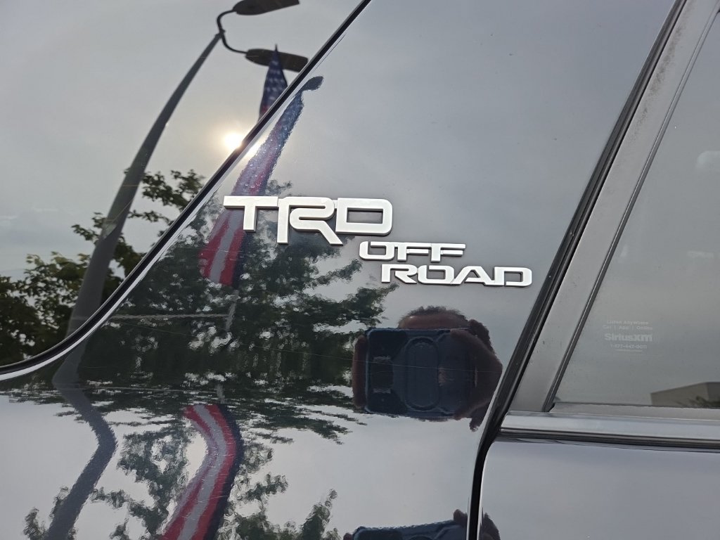 Used 2021 Toyota 4Runner TRD Off-Road Premium w/ Moonroof Package AWD/4WD image 5