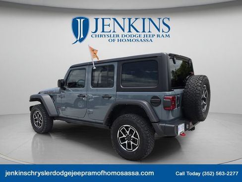 Used 2024 Jeep Wrangler Unlimited Rubicon AWD/4WD image 8