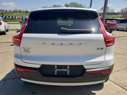 Used 2024 Volvo XC40 B5 Plus