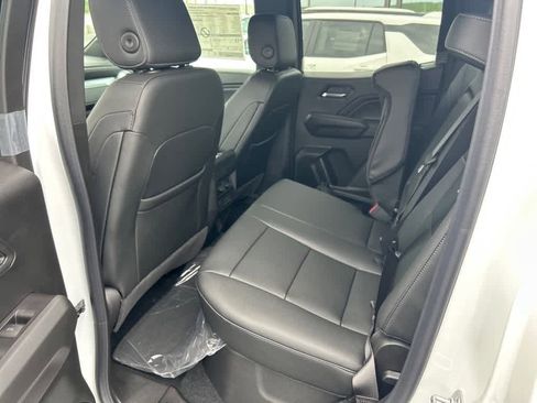 New 2025 Chevrolet Colorado LT w/ LT Convenience Package AWD/4WD image 6