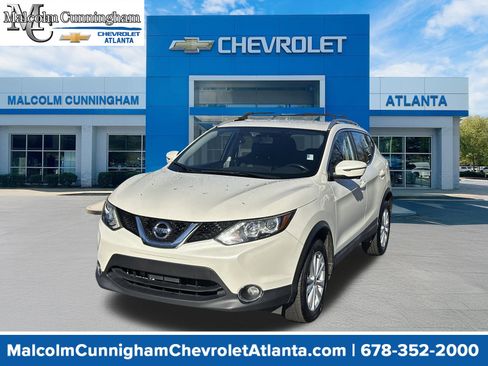 Used 2017 Nissan Rogue Sport SV w/ SV Premium Package image 1