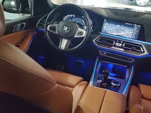 Used 2022 BMW X5 xDrive40i w/ M Sport Package AWD/4WD image 13
