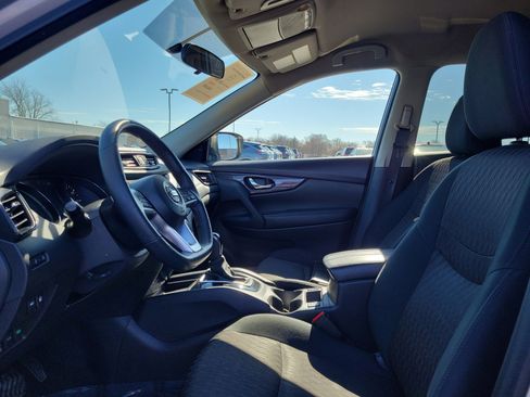 Certified 2018 Nissan Rogue SV image 15
