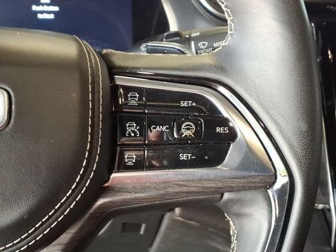 Used 2024 Jeep Grand Cherokee Overland w/ Adv Protech Group III AWD/4WD image 16