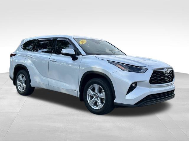 Used 2022 Toyota Highlander LE AWD/4WD image 15