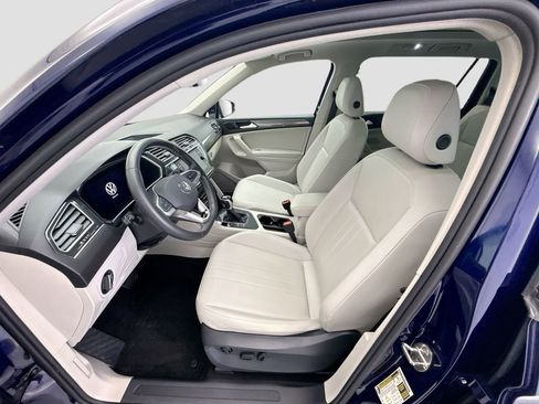 Certified 2023 Volkswagen Tiguan SE w/ Panoramic Sunroof Package image 17
