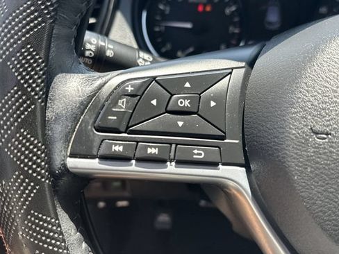 Used 2021 Nissan Rogue Sport SV FWD image 24