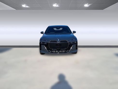 New 2026 BMW 750e xDrive w/ Executive Package image 6