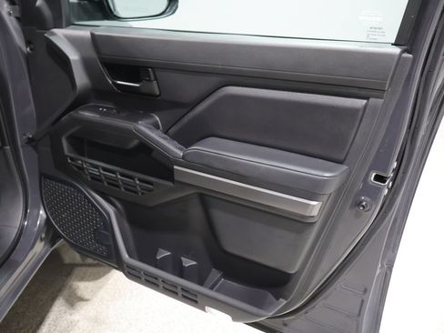 Used 2024 Toyota Tacoma SR5 AWD/4WD image 23