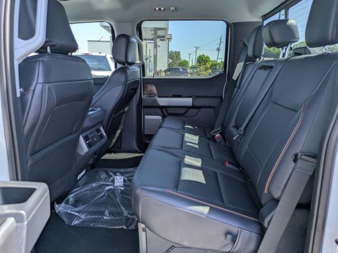 Used 2026 Ford F350 Lariat w/ Lariat Ultimate Package AWD/4WD image 13