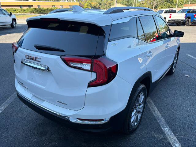 Used 2022 GMC Terrain SLT w/ Infotainment Package II AWD/4WD image 6