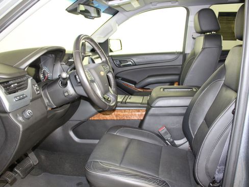 Used 2018 Chevrolet Suburban Premier image 26