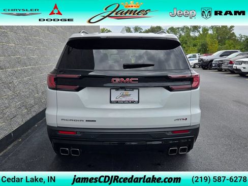 Used 2025 GMC Acadia AT4 w/ Luxury Package AWD/4WD image 4