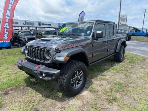 Used 2025 Jeep Gladiator Mojave w/ Dual Top Group AWD/4WD image 3