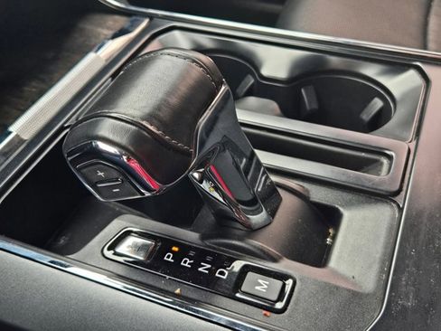 Used 2022 Ford F150 Lariat w/ Max Trailer Tow Package image 16