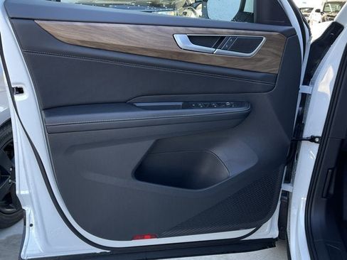 New 2026 Volkswagen Atlas SE image 9