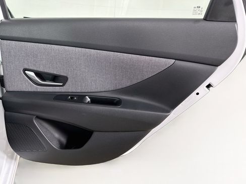 Used 2026 Hyundai Elantra Limited FWD image 30