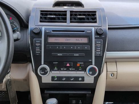 Used 2012 Toyota Camry FWD image 17