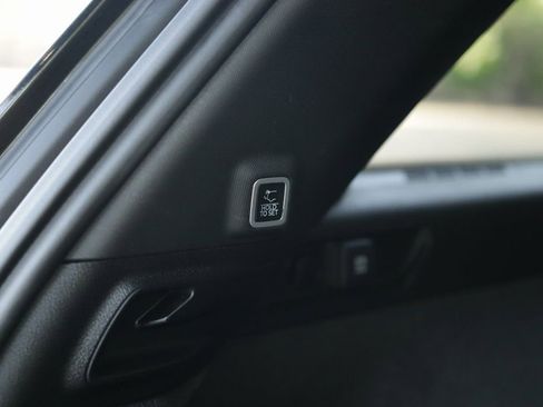 Used 2022 Jeep Grand Cherokee Overland w/ Luxury Tech Group IV image 37