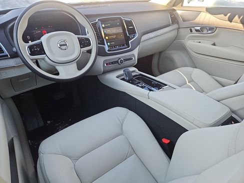 Used 2025 Volvo XC90 B6 Plus w/ Protection Package image 2