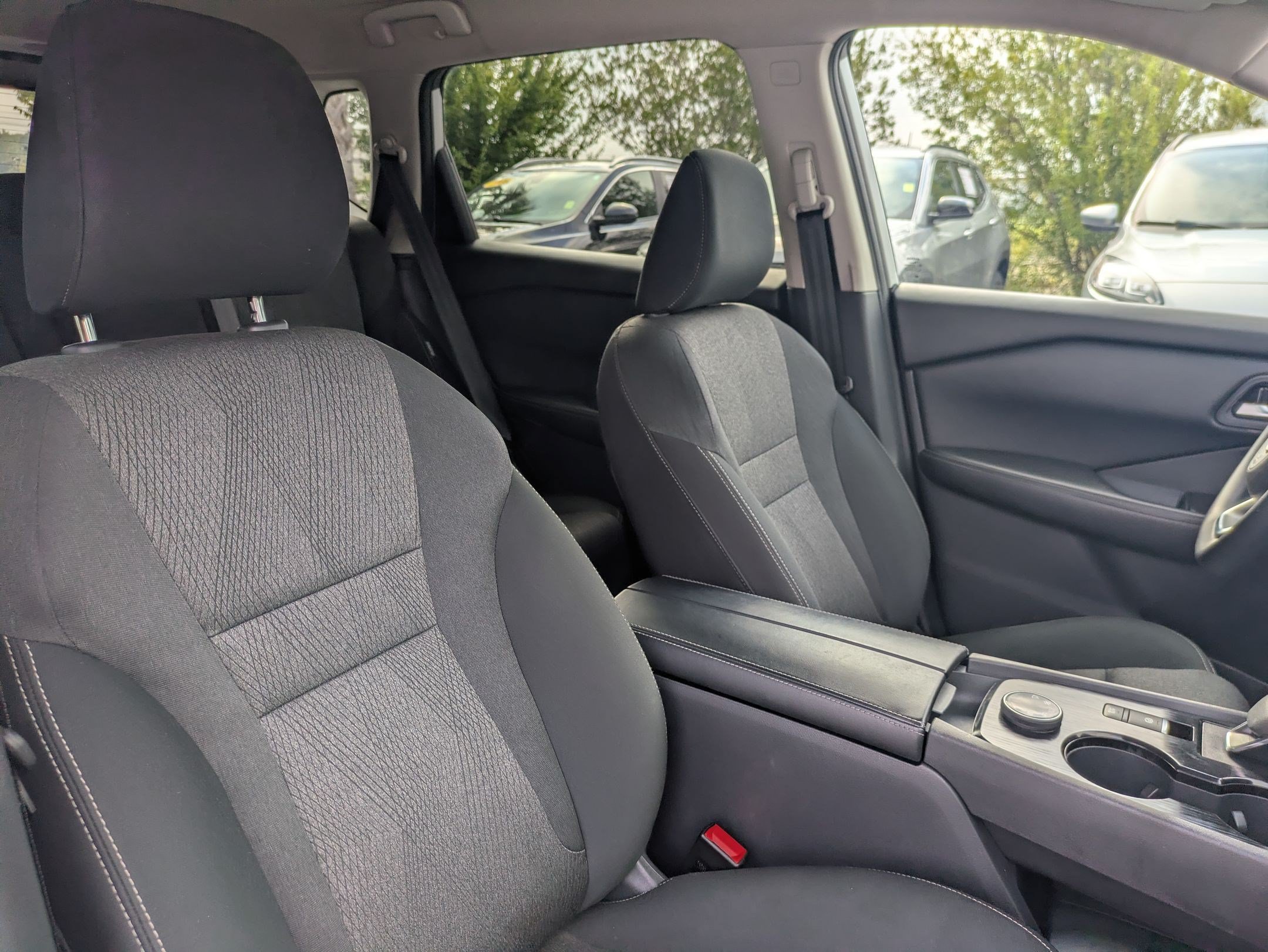 Certified 2024 Nissan Rogue SV AWD/4WD image 40