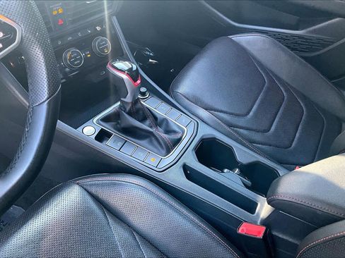 Used 2024 Volkswagen Jetta GLI Autobahn image 16