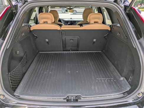 Certified 2022 Volvo XC60 B6 Inscription w/ Advanced Package image 13