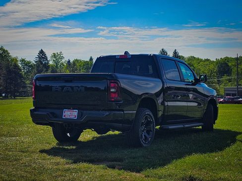 New 2026 RAM 1500 Express AWD/4WD image 3