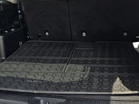 Used 2018 Toyota Highlander Limited FWD image 8