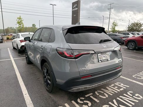 Used 2023 Honda HR-V Sport image 4