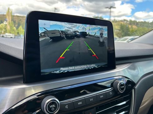 Used 2022 Ford Escape Titanium w/ Class II Trailer Tow Package image 20