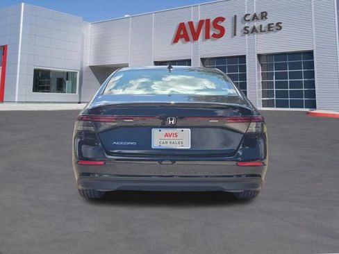 Used 2025 Honda Accord SE image 9