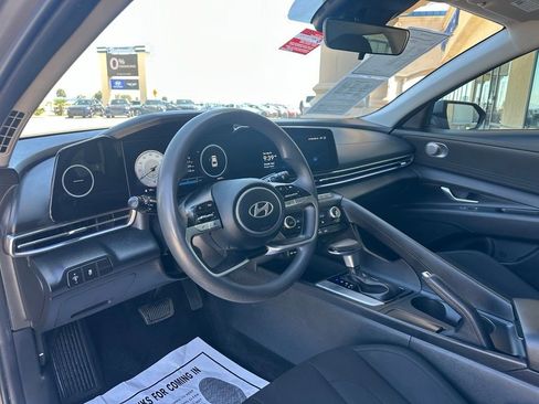 Used 2024 Hyundai Elantra SEL FWD image 13