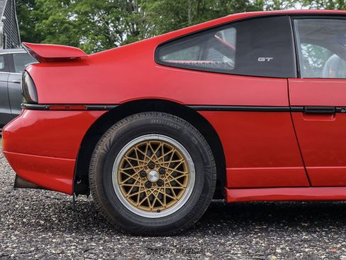 Used 1988 Pontiac Fiero GT RWD image 10
